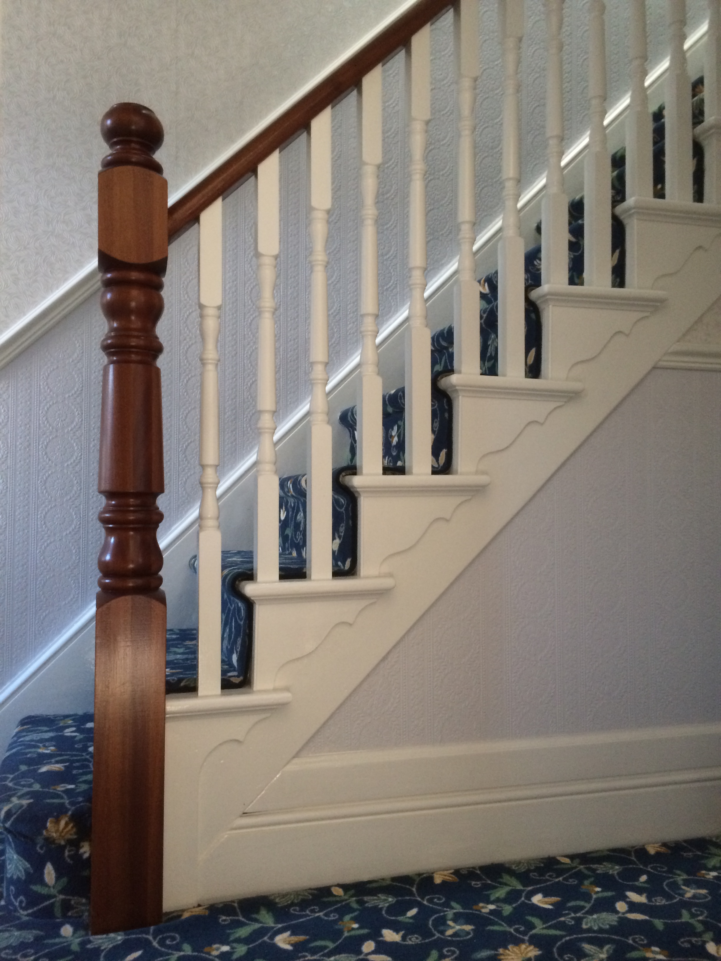 sapele/painted spindles